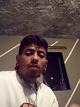 SkinniYamo online show from 12, 3, 2026