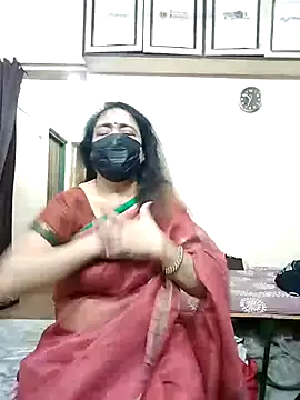 Snapshot of Miss_Seeya25 chatting on 27, 10, 2025 Miss Seeya25 online show from 27, 10, 2025