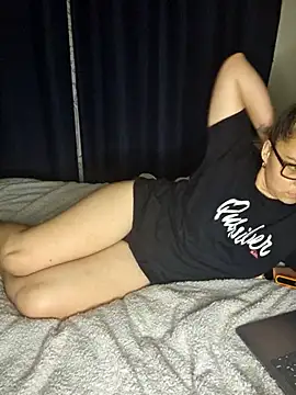 Snapshot of lilMissMarli chatting on 4, 11, 2025 lilMissMarli online show from 4, 11, 2025