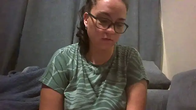 Snapshot of lilMissMarli chatting on 1, 4, 2026 lilMissMarli online show from 1, 4, 2026