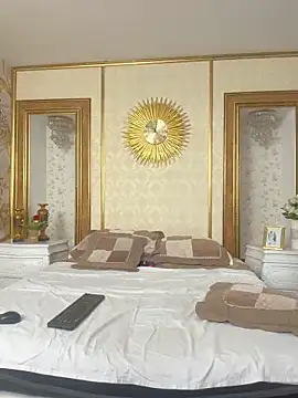 Hannahpradaa  online show from 11, 11, 2025