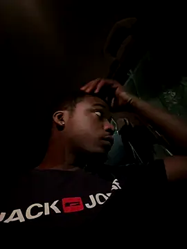 Snapshot of negrinho5 chatting on 3, 11, 2025 negrinho5 online show from 3, 11, 2025