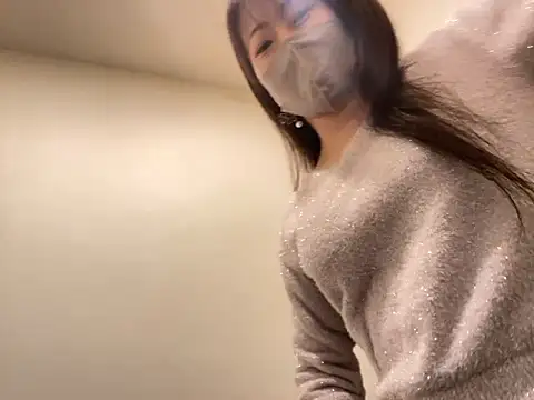 Snapshot of hitomi_desu chatting on 24, 11, 2025 hitomi desu online show from 24, 11, 2025