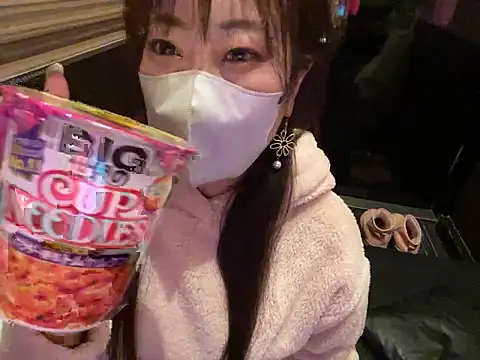 Snapshot of hitomi_desu chatting on 26, 11, 2025 hitomi desu online show from 26, 11, 2025