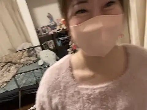 Snapshot of hitomi_desu chatting on 1, 2, 2026 hitomi desu online show from 1, 2, 2026