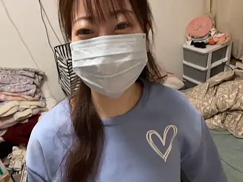 Snapshot of hitomi_desu chatting on 3, 2, 2026 hitomi desu online show from 3, 2, 2026