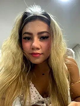 Snapshot of Vicky-Nova chatting on 31, 10, 2025 Vicky-Nova online show from 31, 10, 2025