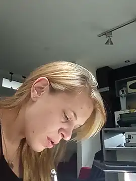 coralu2215 online show from 15, 2, 2026