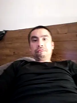 Snapshot of Stronggdragon85 chatting on 4, 6, 2026 Stronggdragon85 online show from 4, 6, 2026