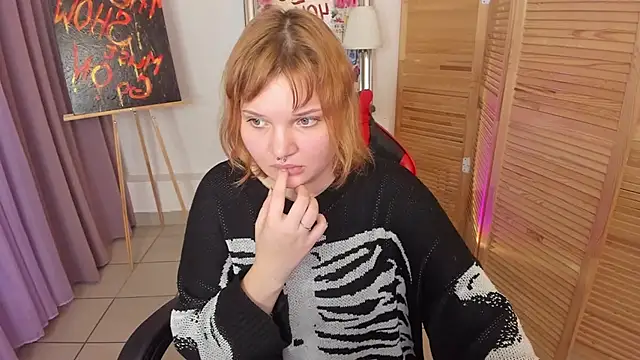 babyyullii online show from 10, 11, 2025