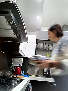 Piediniecollant online show from 22, 12, 2025