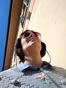 Piediniecollant online show from 9, 4, 2026