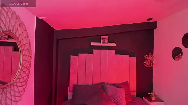 Snapshot of mia_jagger chatting on 2, 3, 2026 mia jagger online show from 2, 3, 2026