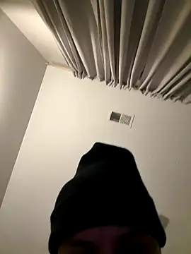 Snapshot of Cubanno chatting on 28, 10, 2025 Cubanno online show from 28, 10, 2025