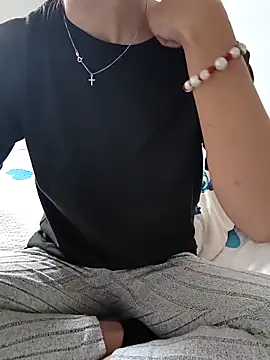 Snapshot of carlina28 chatting on 5, 11, 2025 carlina28 online show from 5, 11, 2025