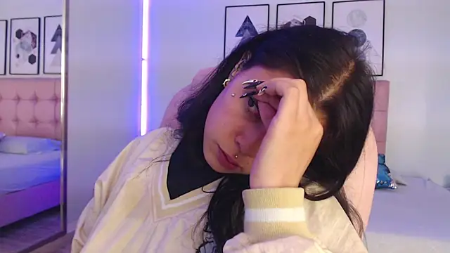 KikiVelvet online show from 7, 1, 2026