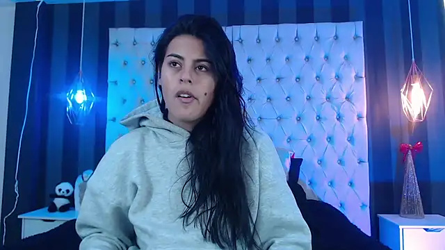 Camile Petite online show from 15, 11, 2025