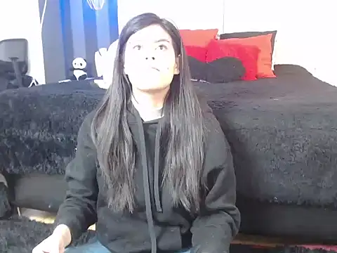 Camile Petite online show from 4, 12, 2025