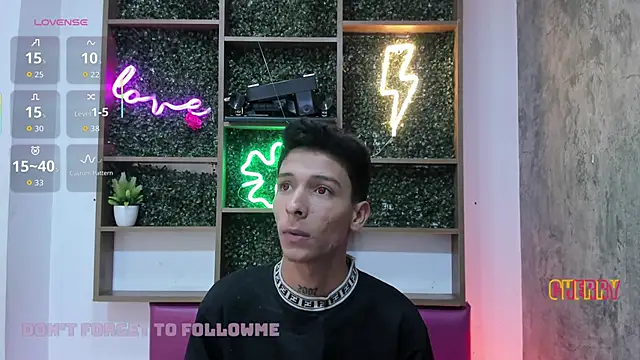 Max Steell online show from 30, 10, 2025