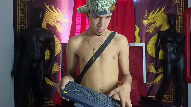 Snapshot of Latin_Duo13 chatting on 22, 11, 2025 Latin Duo13 online show from 22, 11, 2025