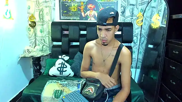 Snapshot of Latin_Duo13 chatting on 25, 11, 2025 Latin Duo13 online show from 25, 11, 2025