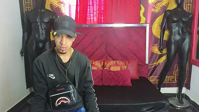 Snapshot of Latin_Duo13 chatting on 26, 11, 2025 Latin Duo13 online show from 26, 11, 2025