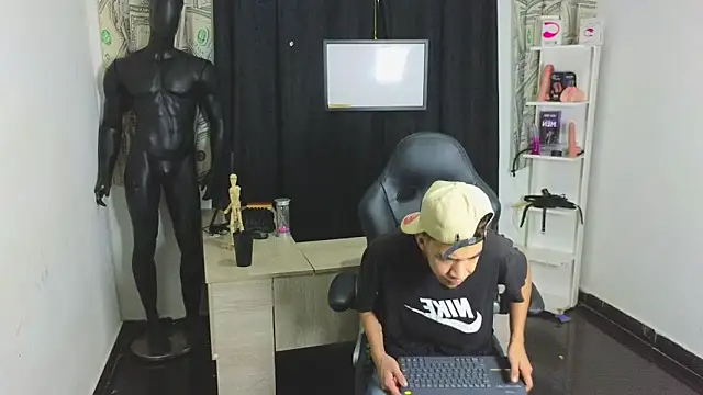 Snapshot of Latin_Duo13 chatting on 10, 2, 2026 Latin Duo13 online show from 10, 2, 2026