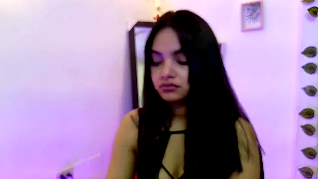 Snapshot of evangelinemoretti chatting on 29, 10, 2025 evangelinemoretti online show from 29, 10, 2025