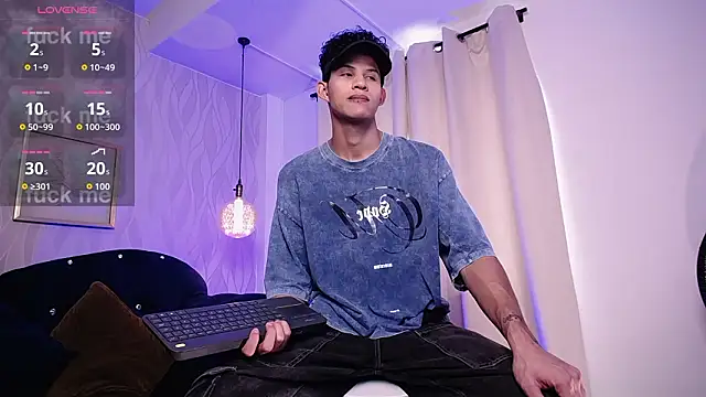 Snapshot of KamiSuarez chatting on 10, 2, 2026 KamiSuarez online show from 10, 2, 2026