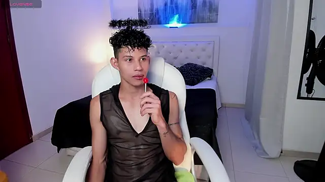 Snapshot of KamiSuarez chatting on 25, 2, 2026 KamiSuarez online show from 25, 2, 2026