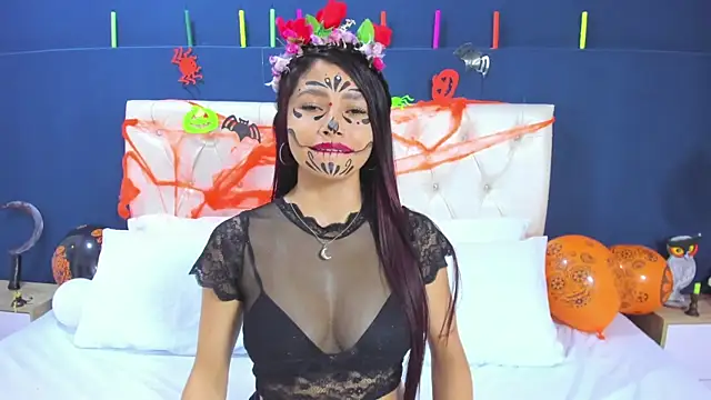 Kim Luna1 online show from 4, 11, 2025