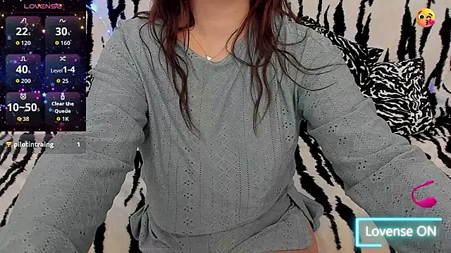 GlowMimi online show from 2, 11, 2025