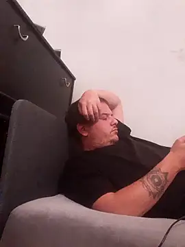 Snapshot of botlikroli chatting on 28, 10, 2025 botlikroli online show from 28, 10, 2025