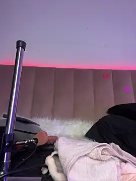 Snapshot of AshleyWinslow chatting on 20, 2, 2026 AshleyWinslow online show from 20, 2, 2026