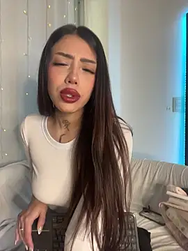 Snapshot of AshleyWinslow chatting on 1, 4, 2026 AshleyWinslow online show from 1, 4, 2026