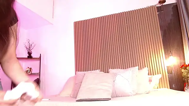 Skay bluee online show from 5, 11, 2025