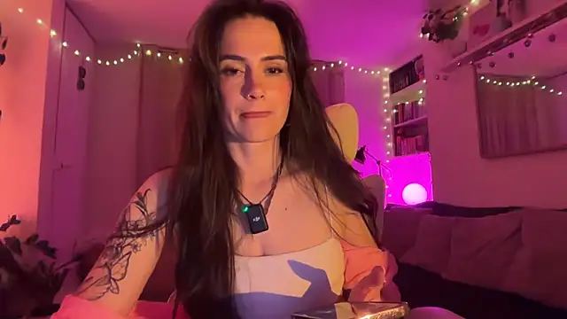 SpicyLunaaa online show from 8, 5, 2026
