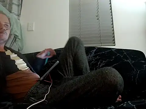 THOMMONSTER5299 online show from 26, 11, 2025