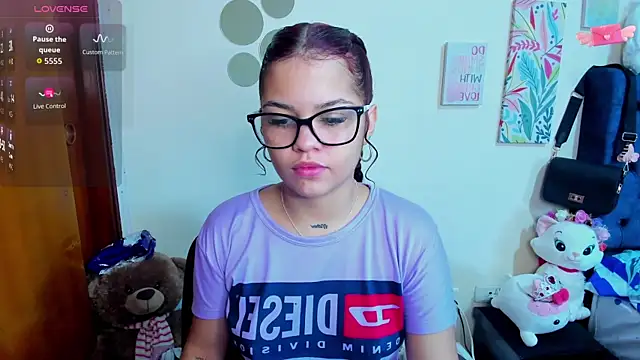 Emma boo online show from 18, 11, 2025