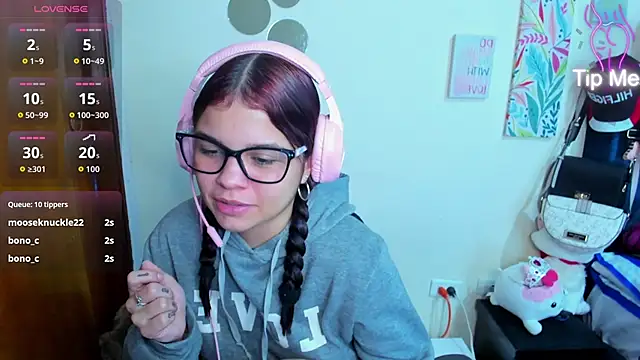 Emma boo online show from 4, 12, 2025