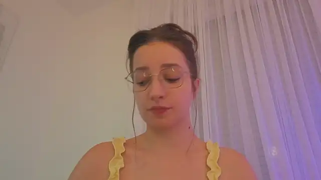 Snapshot of _annieone chatting on 9, 11, 2025 annieone online show from 9, 11, 2025