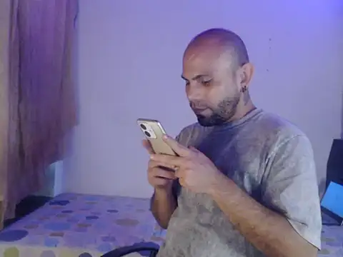 Snapshot of marek_secrett chatting on 4, 11, 2025 marek secrett online show from 4, 11, 2025