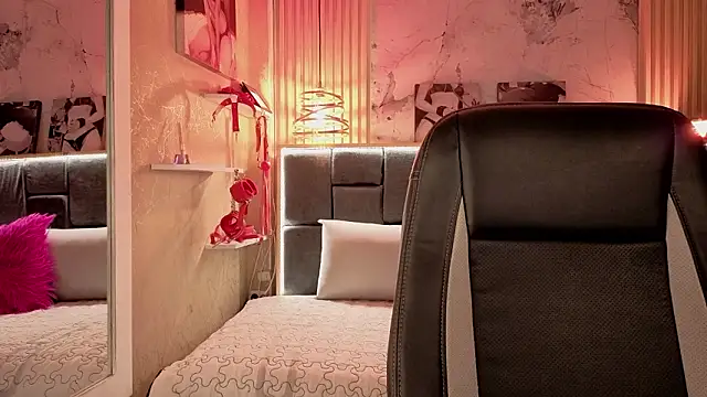 Im-Lola online show from 12, 3, 2026