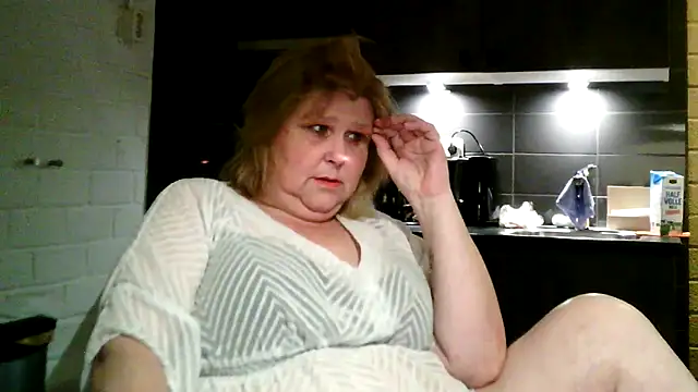 Sylviastar46 online show from 9, 3, 2026