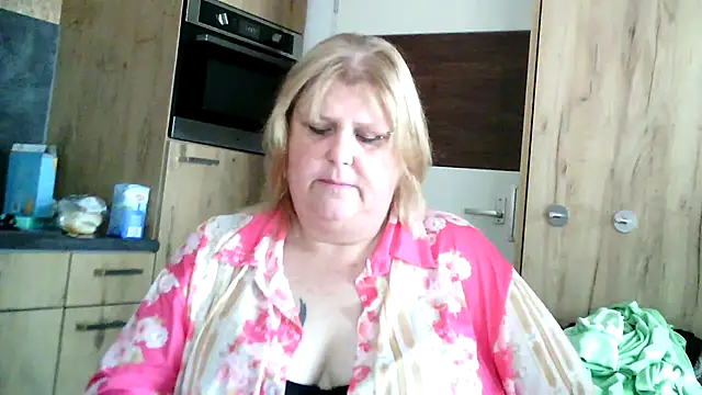 Sylviastar46 online show from 24, 3, 2026