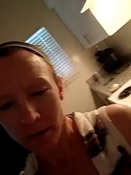 Karebearz1 online show from 18, 3, 2026