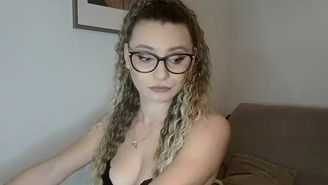 AlessiaCreed online show from 29, 10, 2025