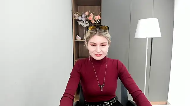 ShaunnaMachacek online show from 1, 11, 2025