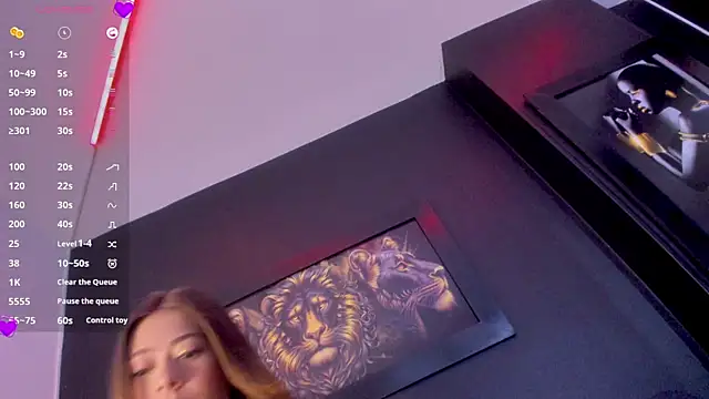 EmmilyClark online show from 22, 3, 2026