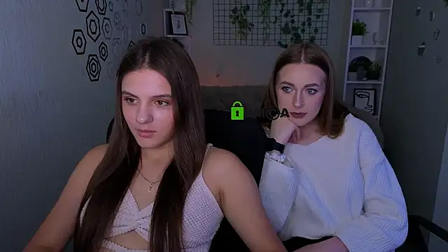 lisa dark  online show from 29, 5, 2026